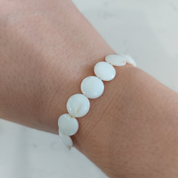 Ivory Beaded Bracelet - Picture 4 of 5